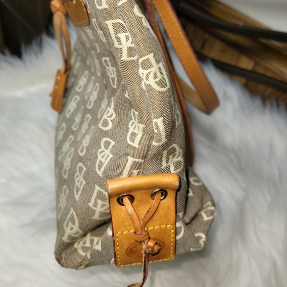 Vintage Dooney & Bourke - Picture 5 of 11